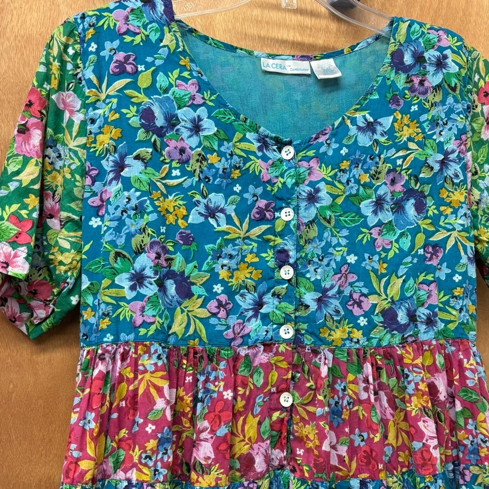 Colorful, tiered floral comfort wear dress. La Cera size medium - Picture 3 of 10